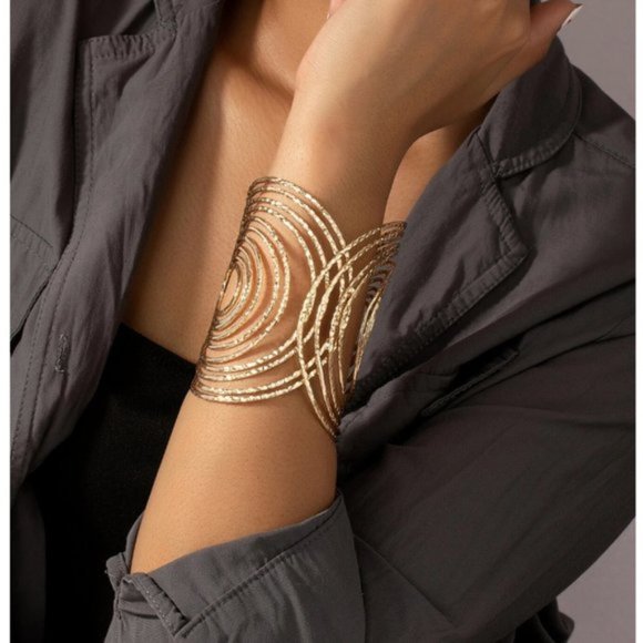 Hollow Out Cuff Bangle